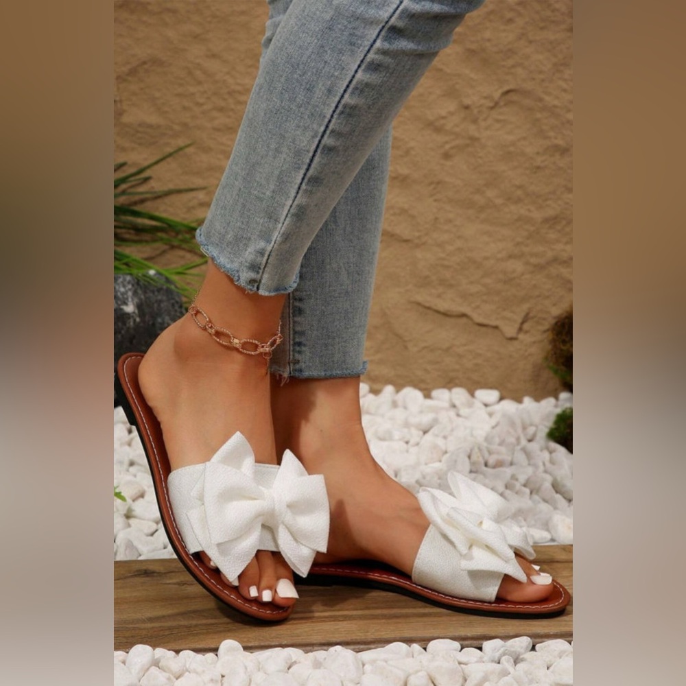 Elegant White Bow Sandals